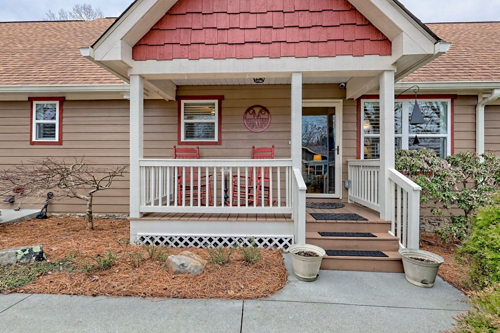 183 White Meadows Drive Property Photo 4