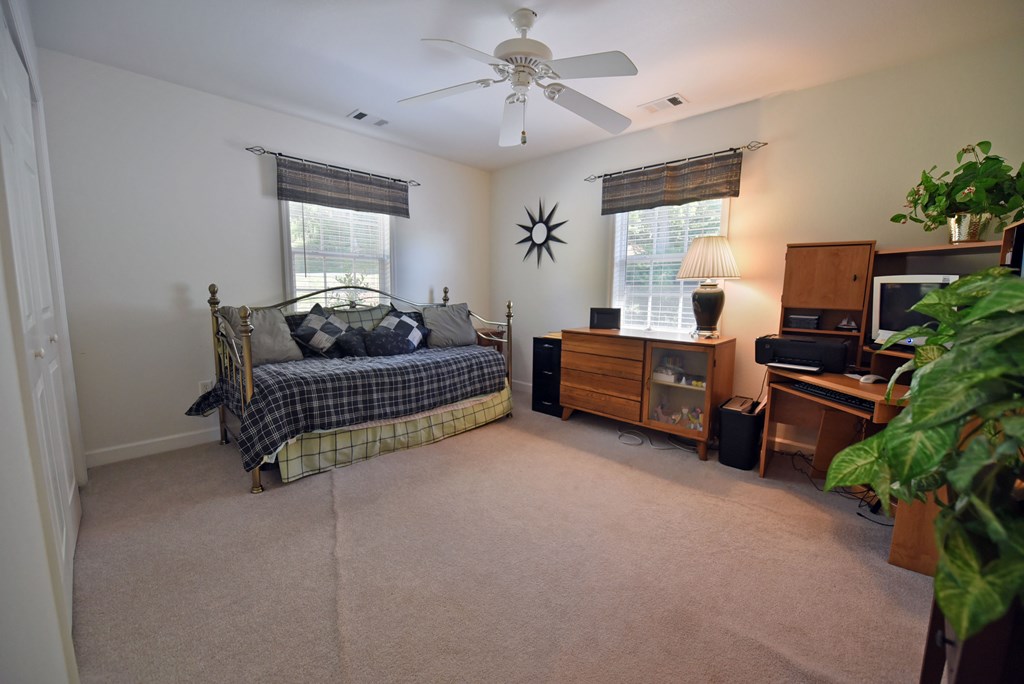 128 Oak Lane Property Photo 36