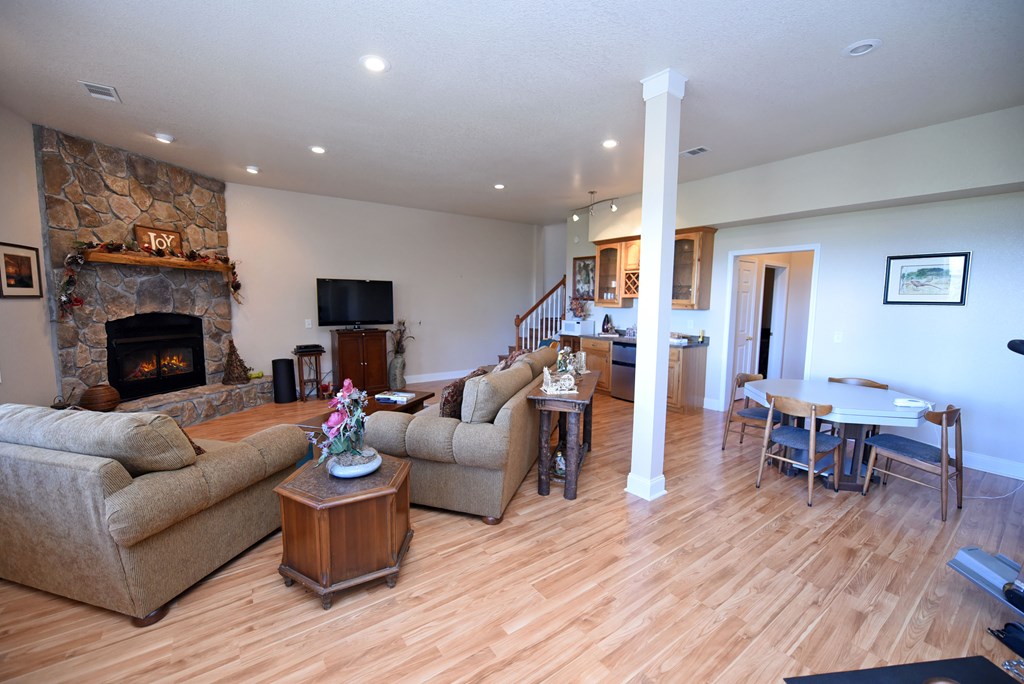 128 Oak Lane Property Photo 40