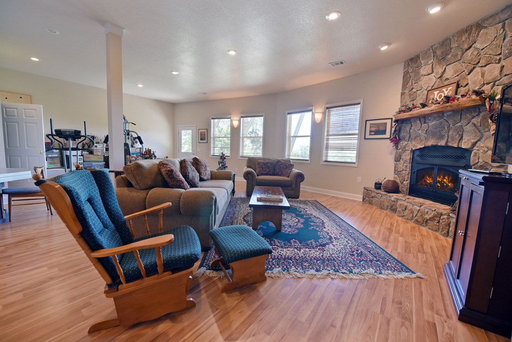 128 Oak Lane Property Photo 41