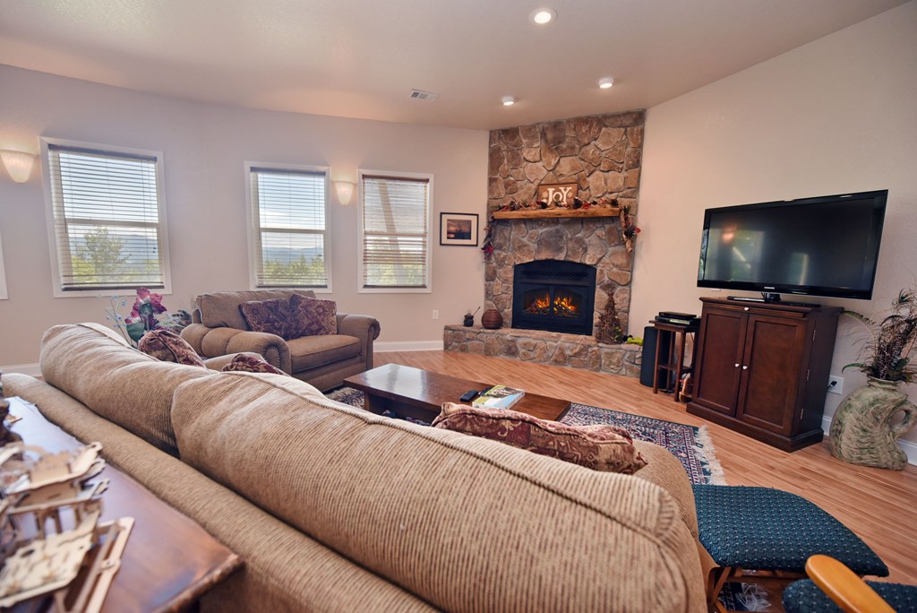 128 Oak Lane Property Photo 42