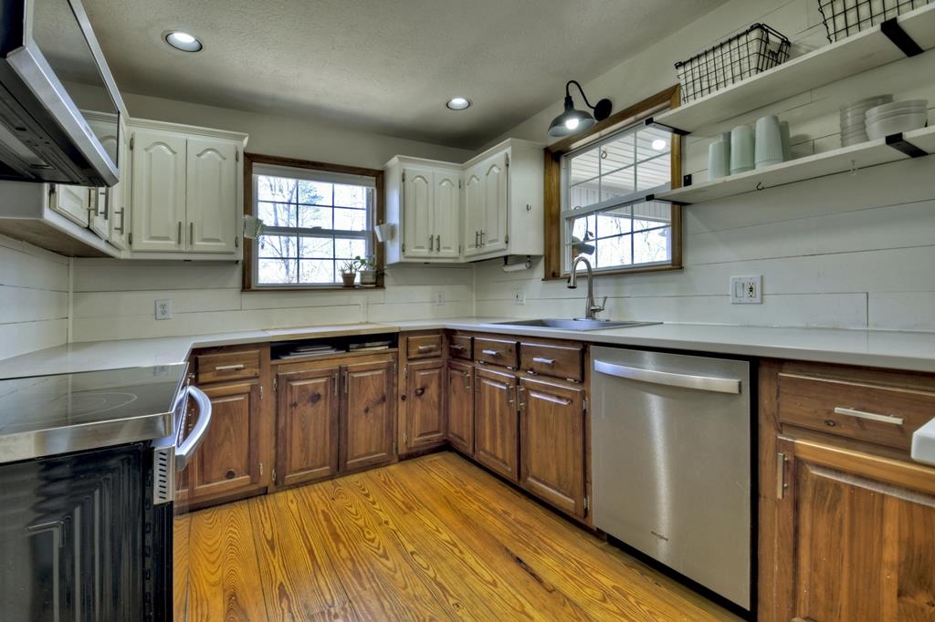 114 Jake Drive Property Photo 9