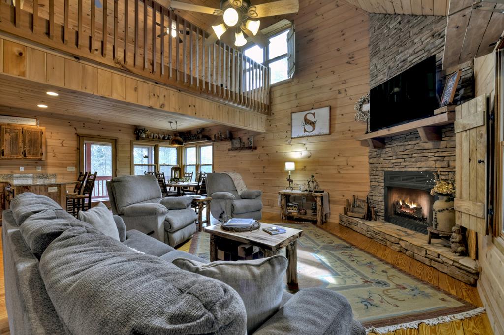65 Weoka Court Property Photo 9