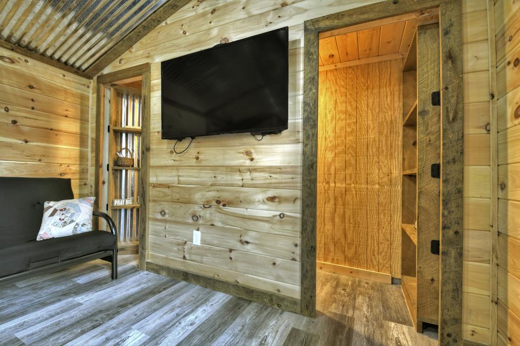 65 Weoka Court Property Photo 33