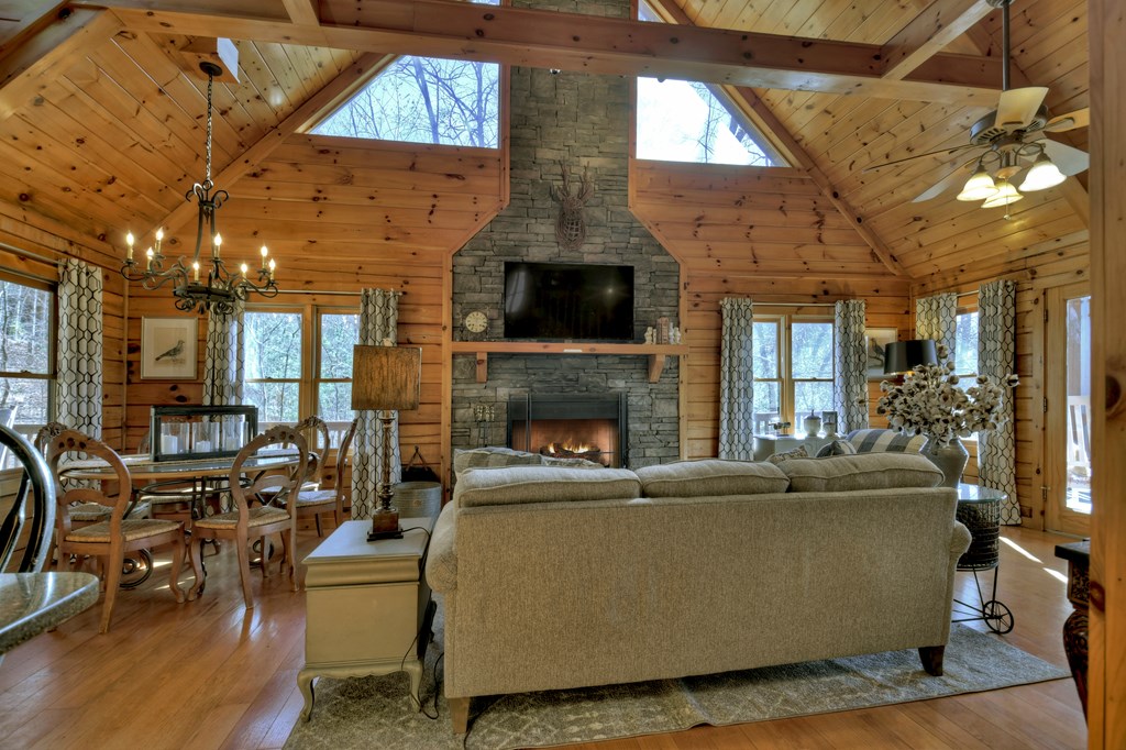 54 Channing Hollow Property Photo 10