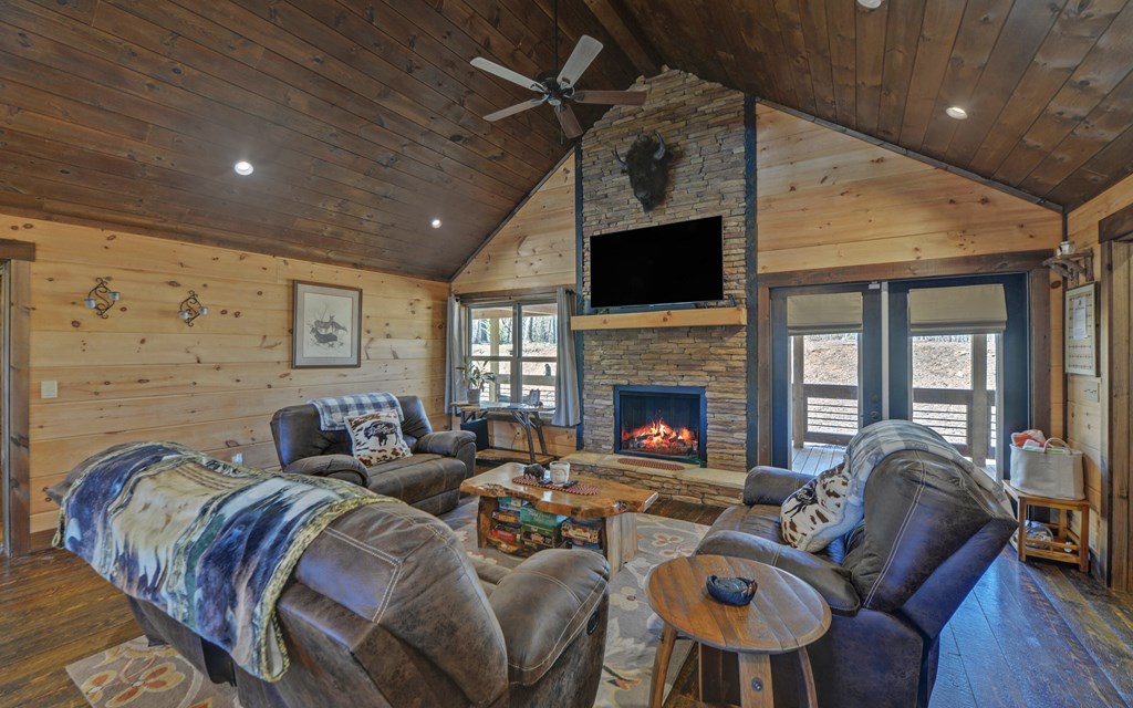 113 Hideaway Trail Property Photo 4