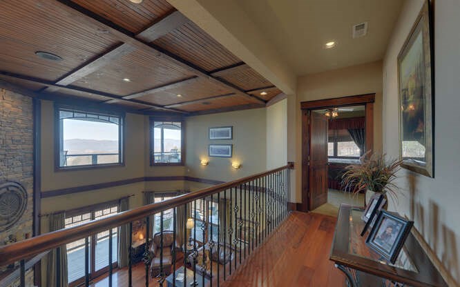 464 Sunset Drive Property Photo 4