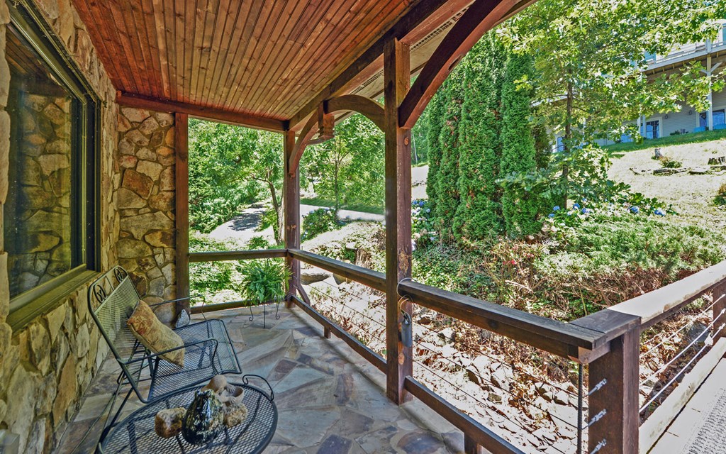 464 Sunset Drive Property Photo 5