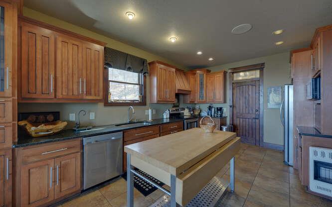 464 Sunset Drive Property Photo 13
