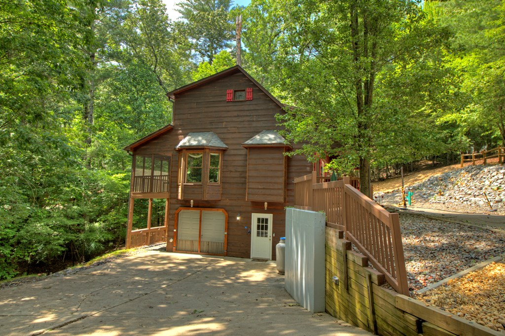 1301 Newport Drive Property Photo 3