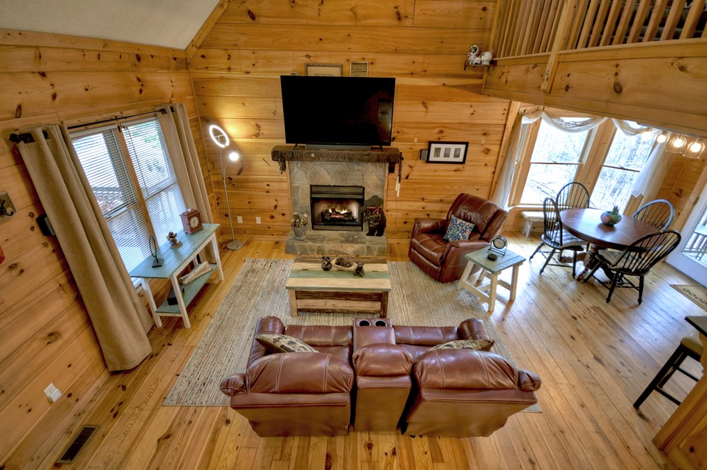 1301 Newport Drive Property Photo 5