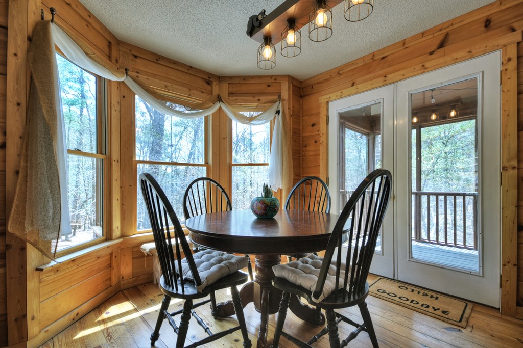 1301 Newport Drive Property Photo 6