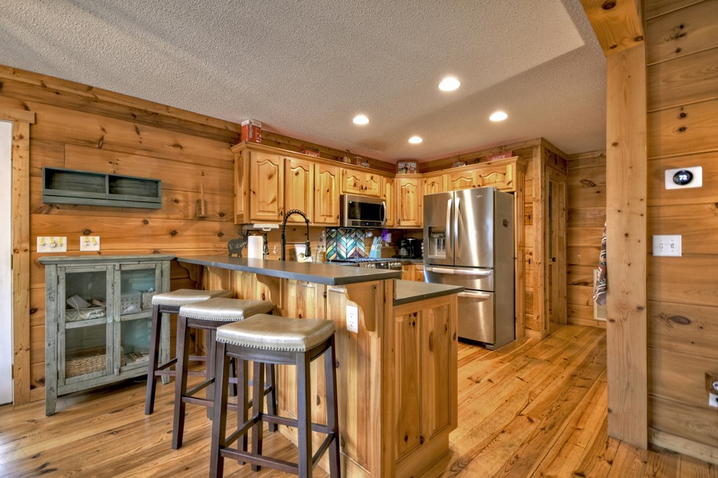 1301 Newport Drive Property Photo 10