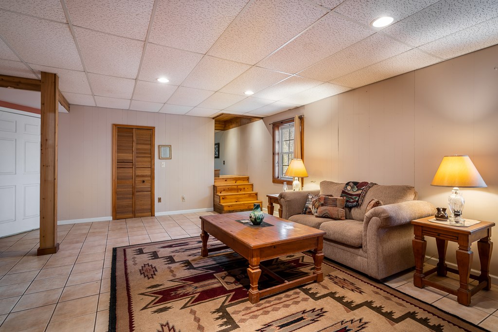 50 Barker Lane Property Photo 32