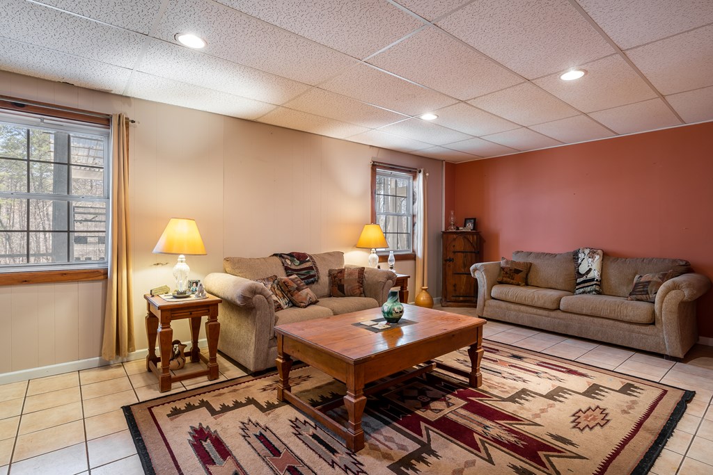 50 Barker Lane Property Photo 33