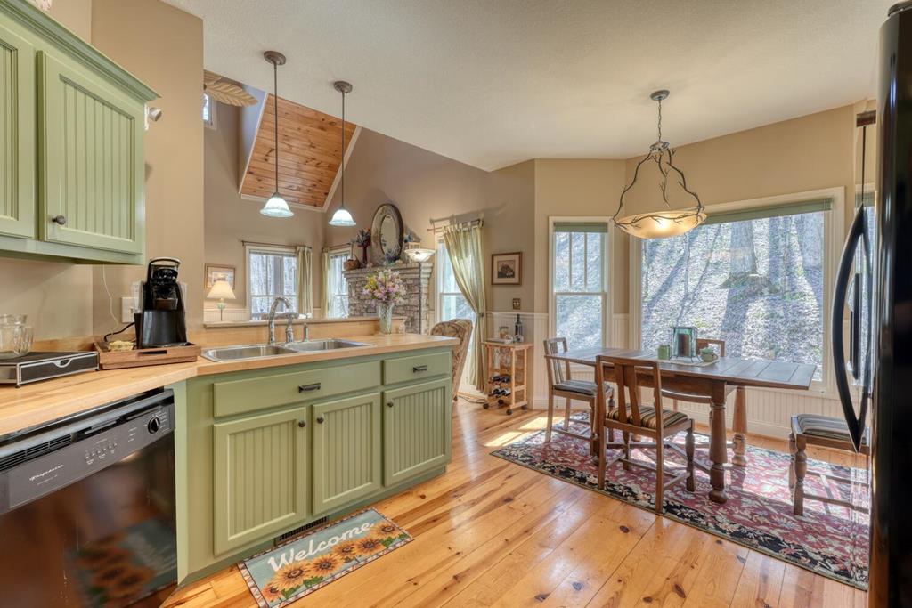 526 Garland Ridge Drive Property Photo 30