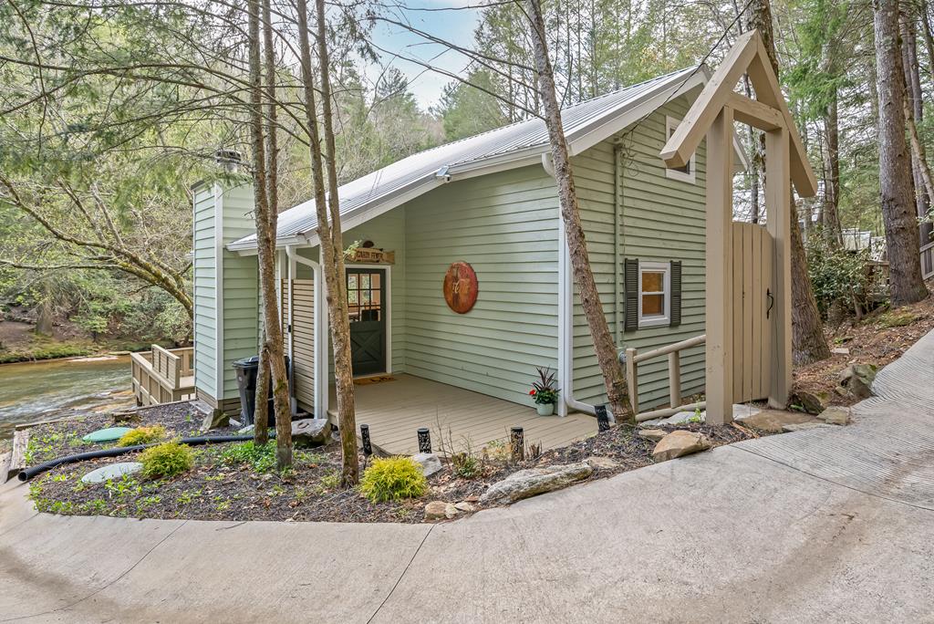 196 Whitewater Path Property Photo
