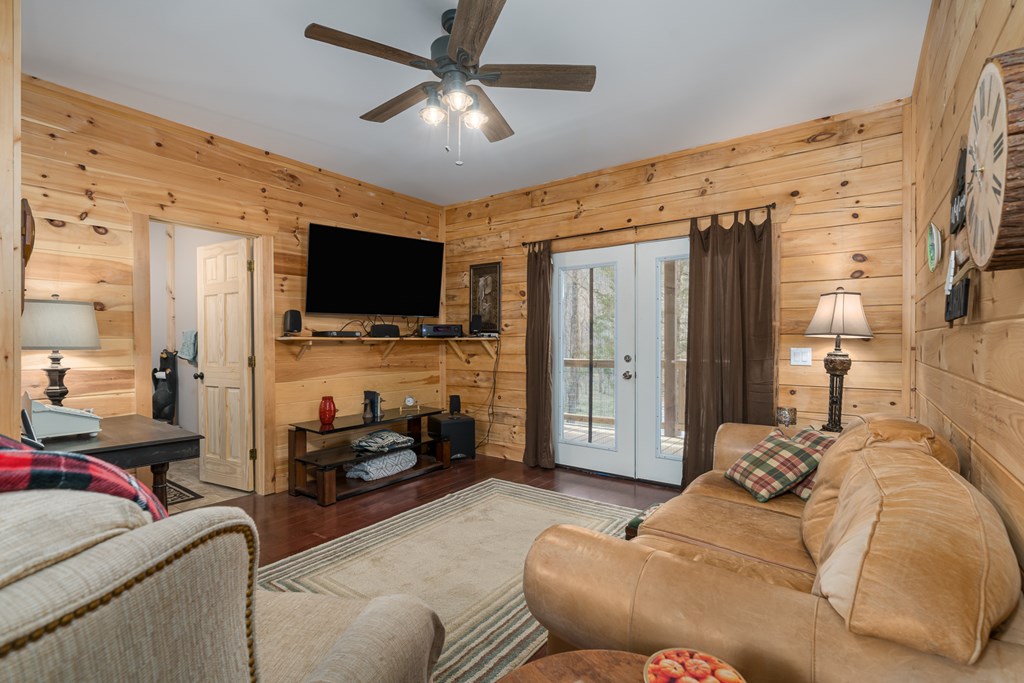 30 Bevan Lane E Property Photo 11