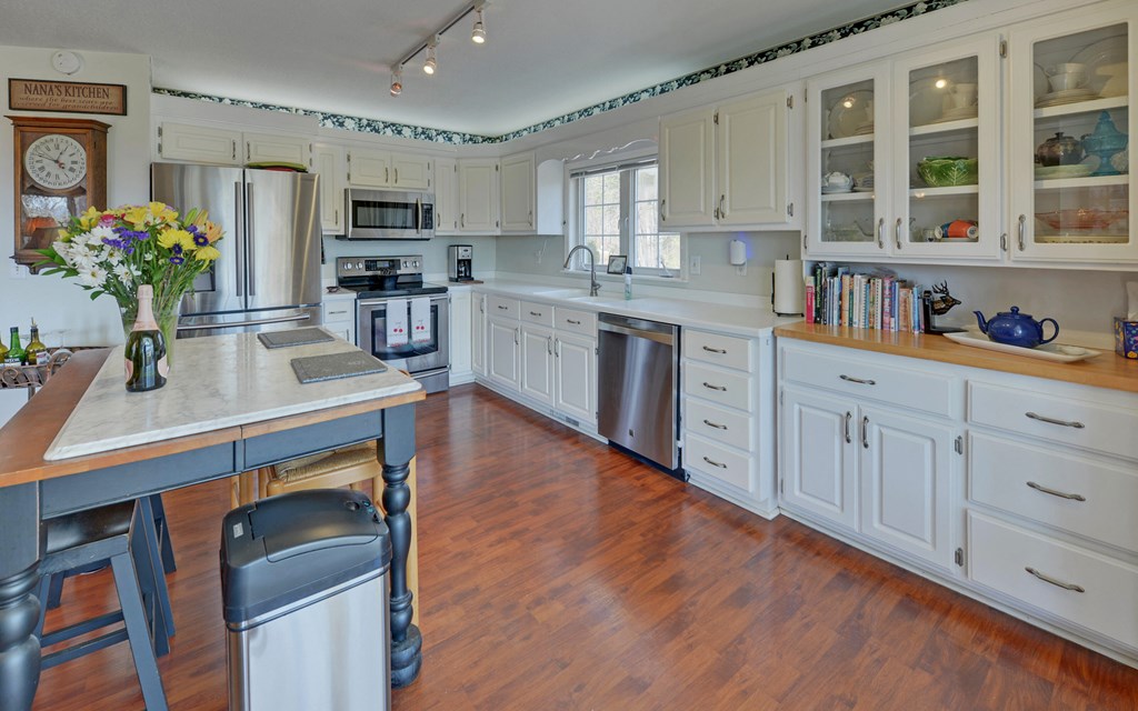 773 Crooked Creek Connector Property Photo 3