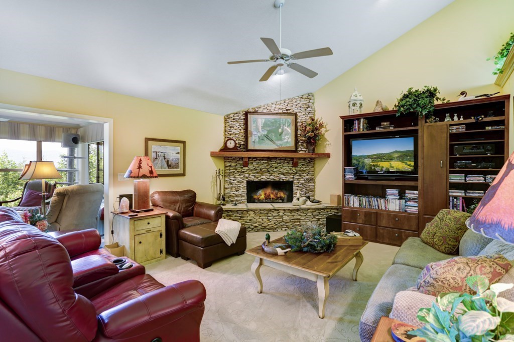 847 Scarletts Way Property Photo 8