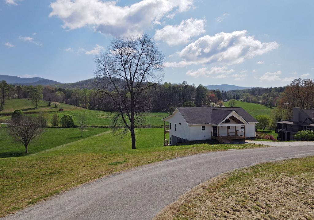 397 Everetts View Property Photo