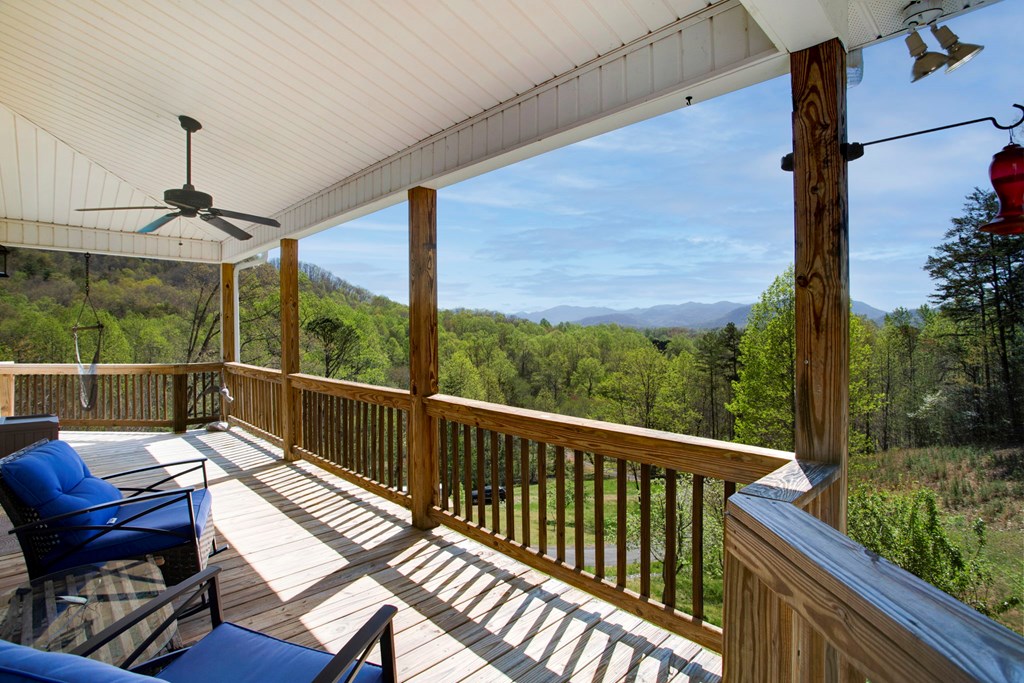 105 Sharons Valley Drive Property Photo 37