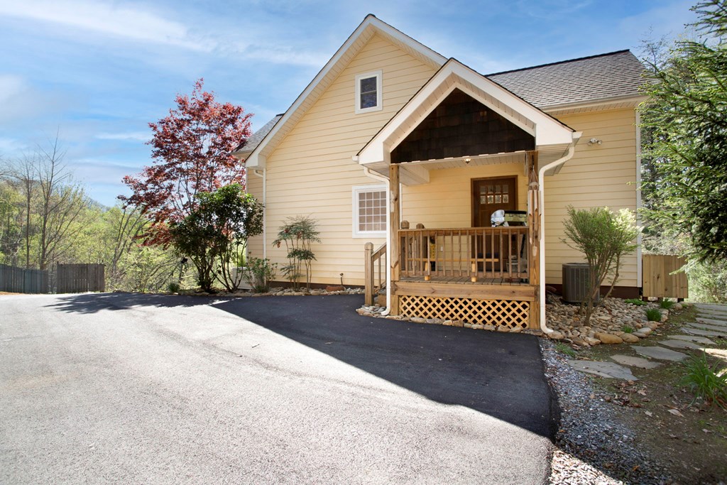 105 Sharons Valley Drive Property Photo 44