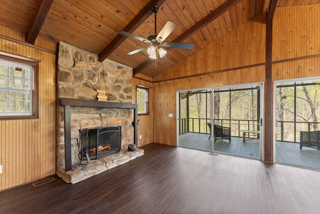 307 Eagle Overlook Drive Property Photo 4