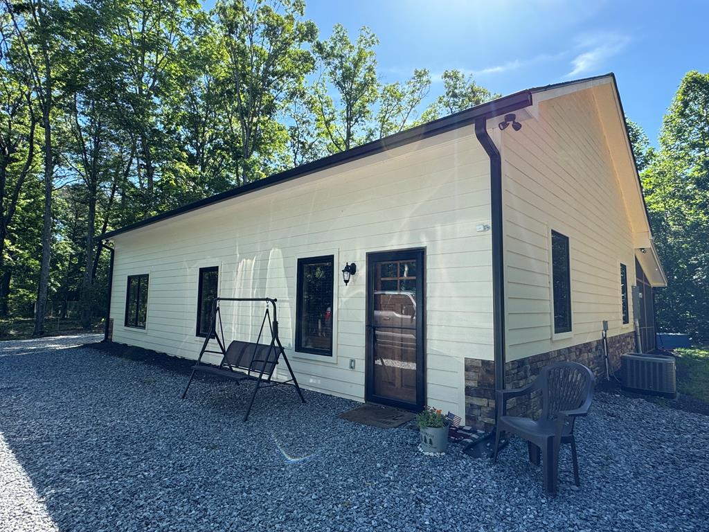 3058 River Road Property Photo