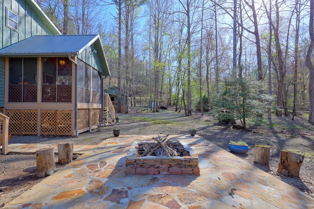 4475 Fires Creek Road Property Photo 3