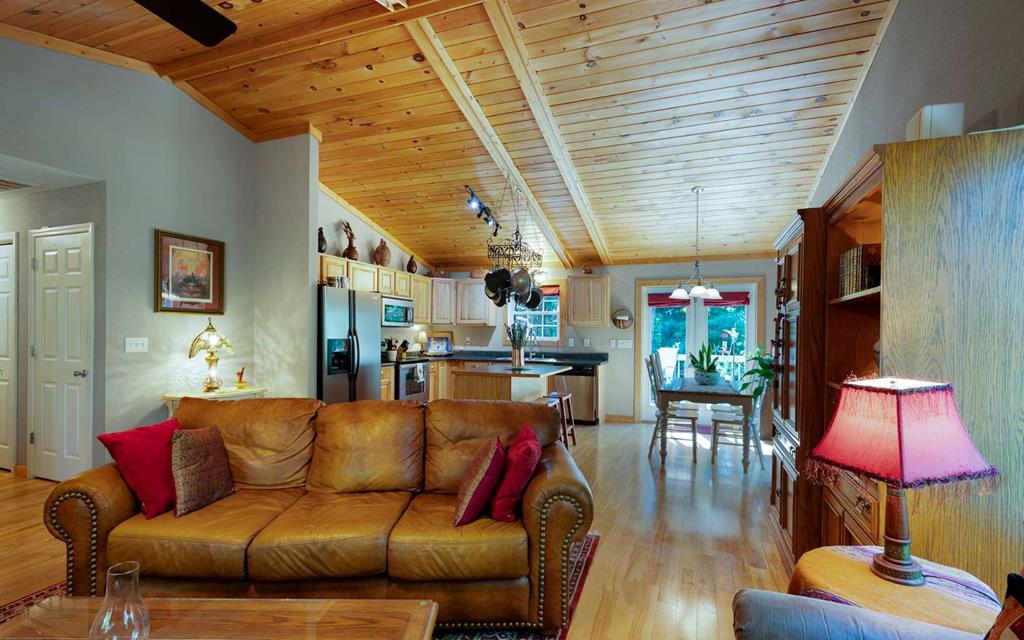 340 Choctaw Property Photo 5