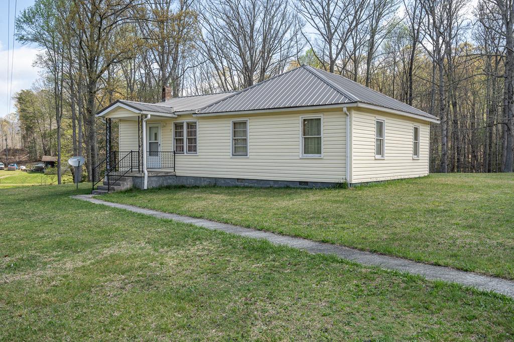 1453 Wolfcreek Road Property Photo