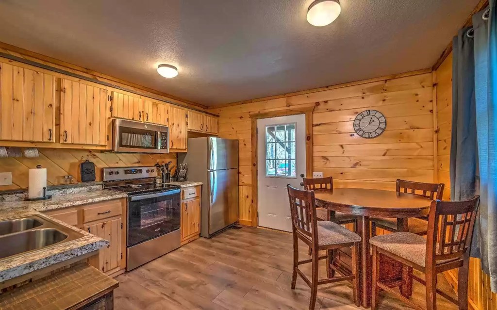 141 Mountain Rivers Road Property Photo 4