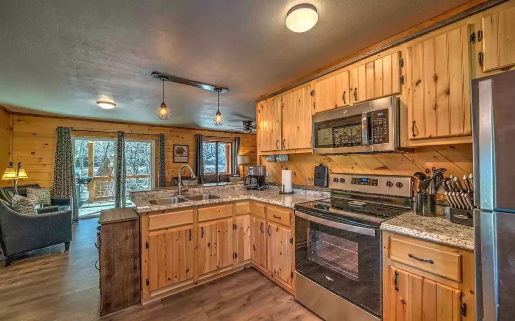 141 Mountain Rivers Road Property Photo 5