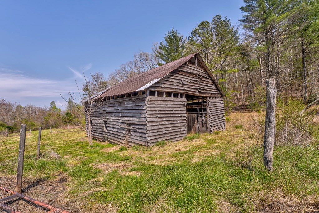 365 Waters Road Property Photo 14