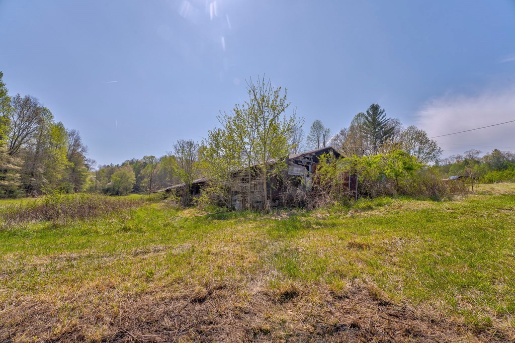 365 Waters Road Property Photo 15