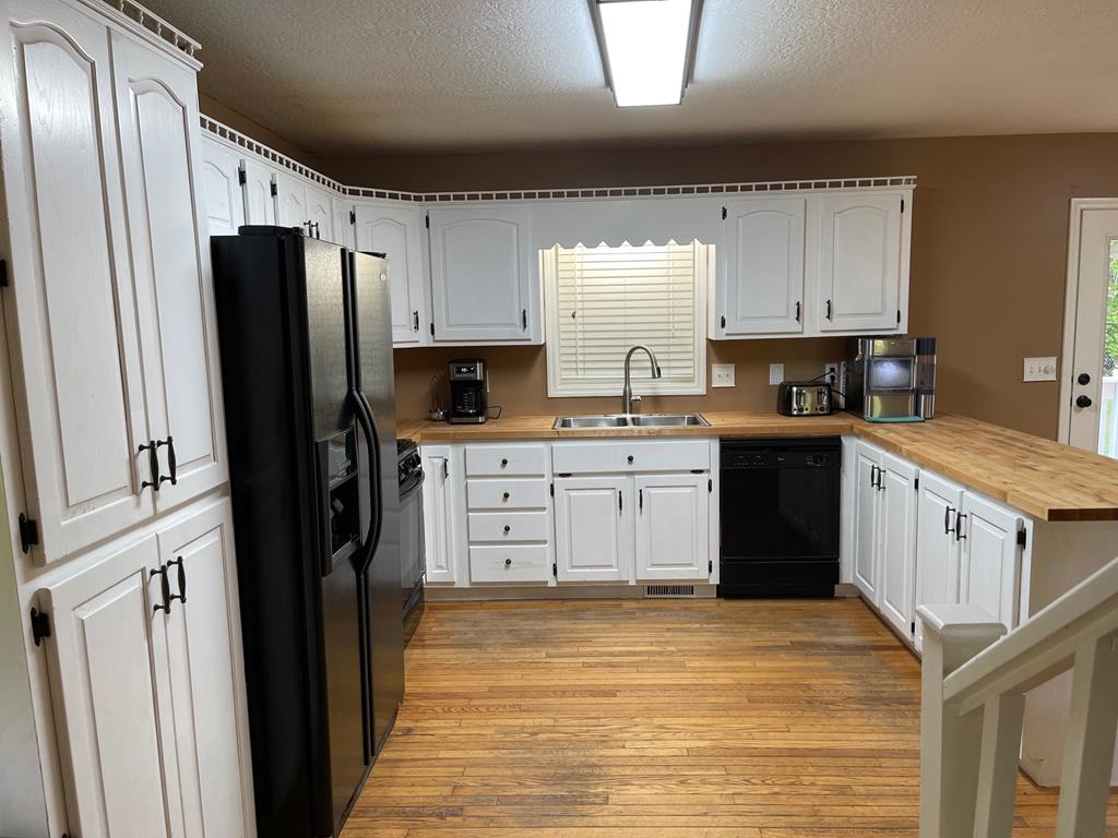 542 Sharp Top Circle Property Photo 2