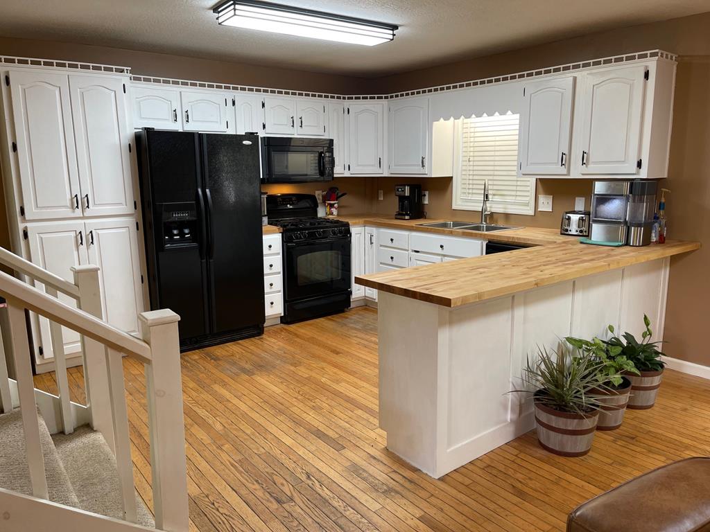 542 Sharp Top Circle Property Photo 4