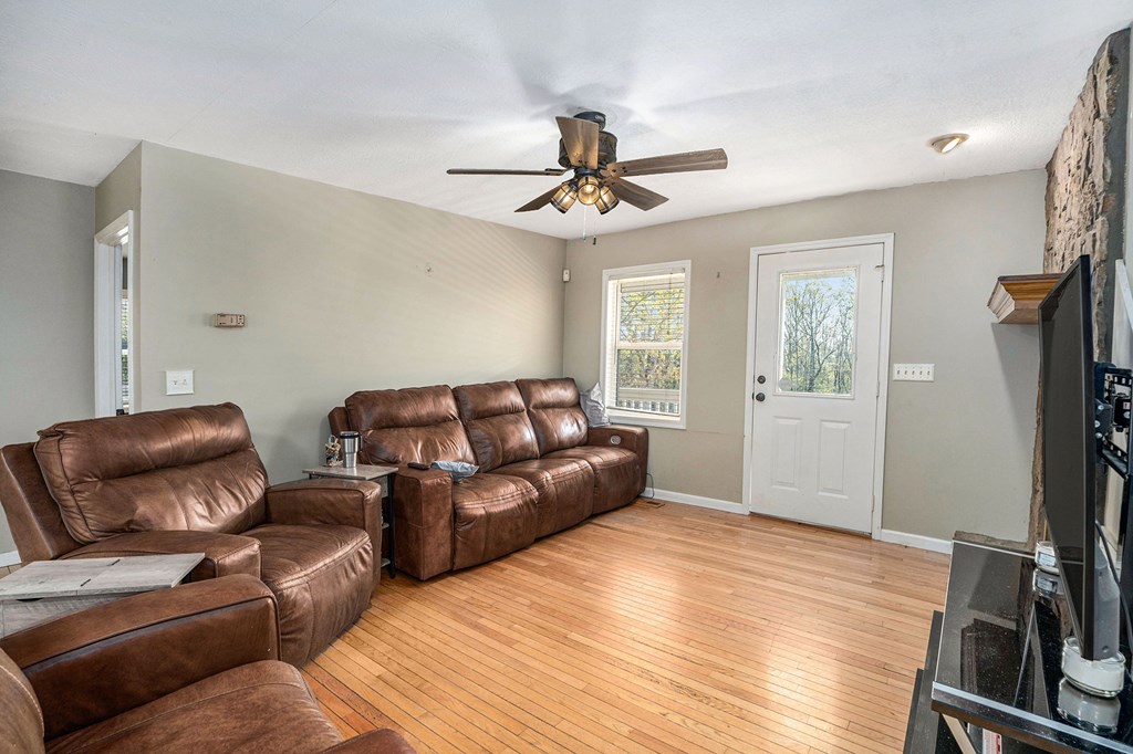 542 Sharp Top Circle Property Photo 6