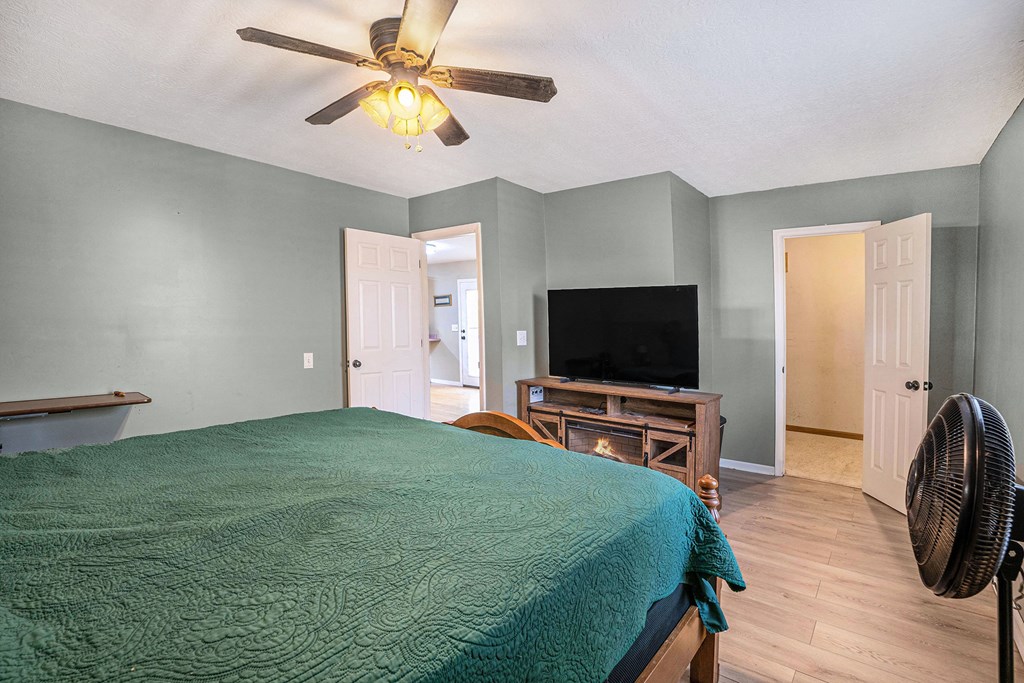 542 Sharp Top Circle Property Photo 9