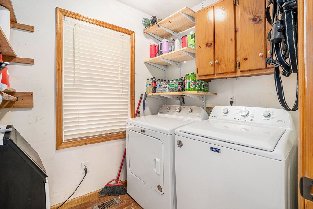 542 Sharp Top Circle Property Photo 17