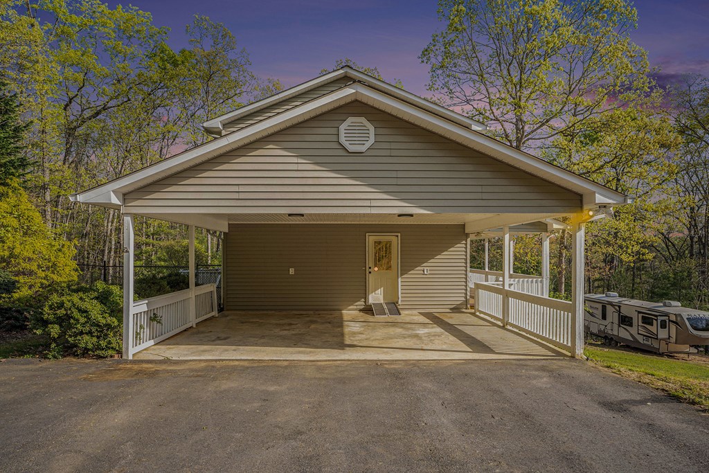 542 Sharp Top Circle Property Photo 22