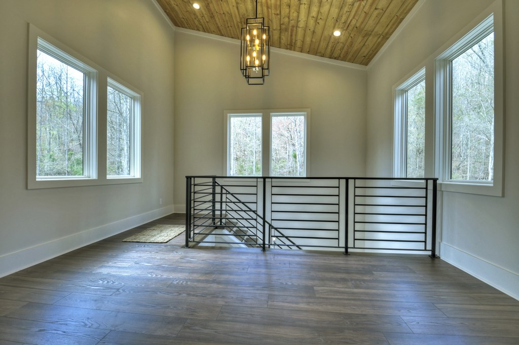 494 Riverbend Manor Property Photo 13