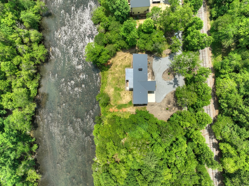 494 Riverbend Manor Property Photo 14