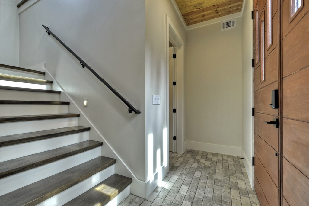 494 Riverbend Manor Property Photo 22
