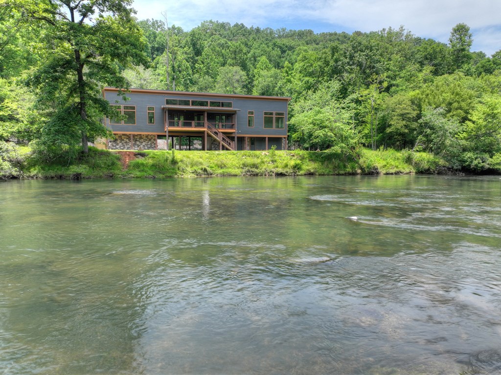 494 Riverbend Manor Property Photo 29