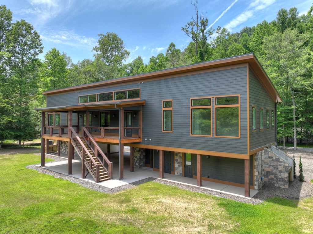 494 Riverbend Manor Property Photo 44