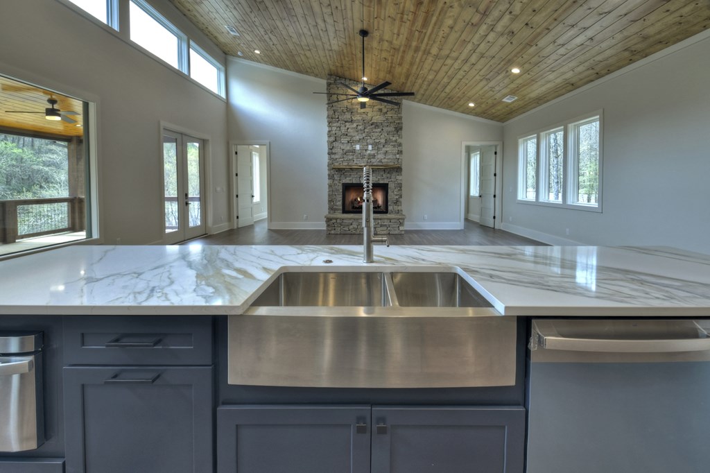 494 Riverbend Manor Property Photo 45