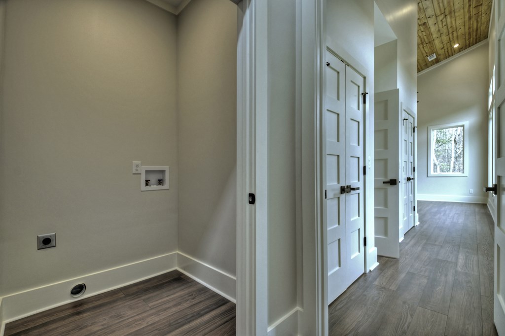 494 Riverbend Manor Property Photo 58