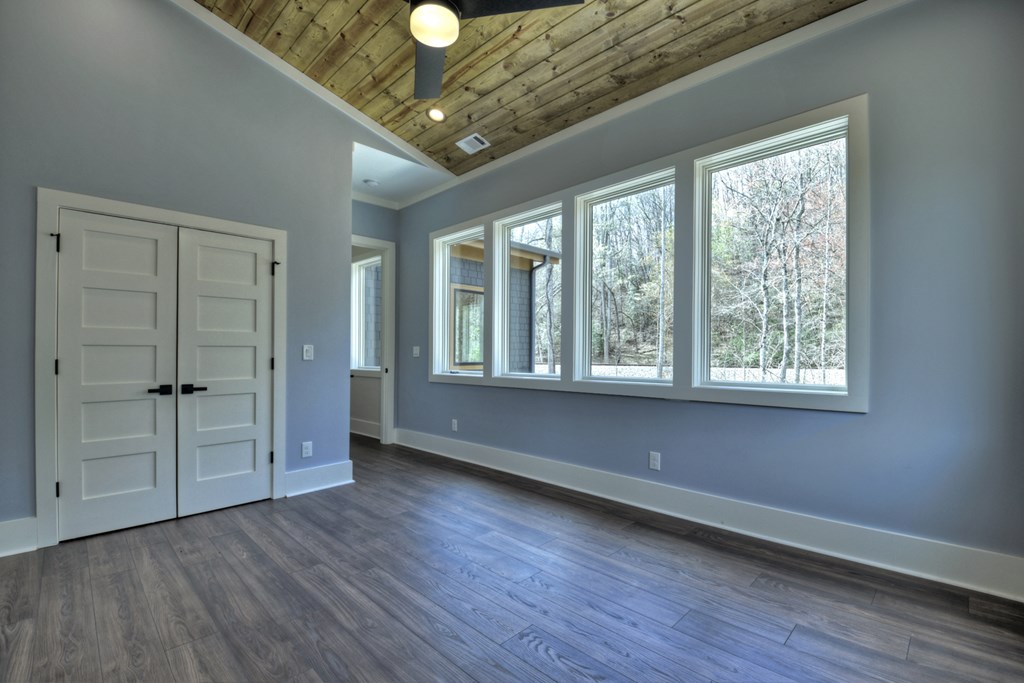 494 Riverbend Manor Property Photo 64